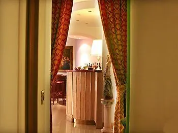 酒店 卡诺瓦酒店 3*