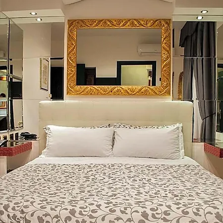 Canova Hotel 3*