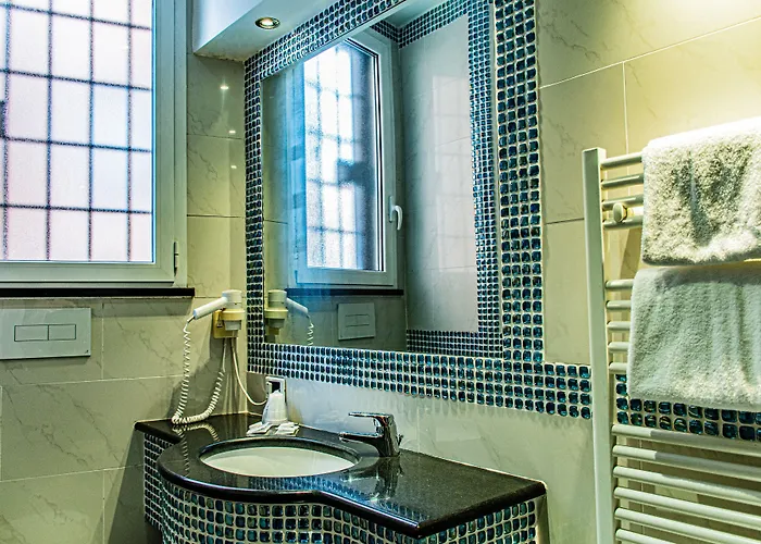 Отель Canova 3*