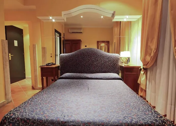 Canova Отель Рим