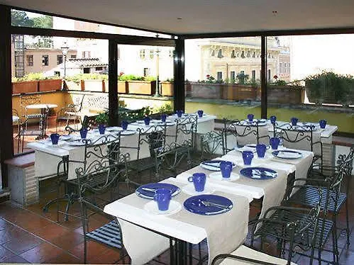 Canova Отель 3*