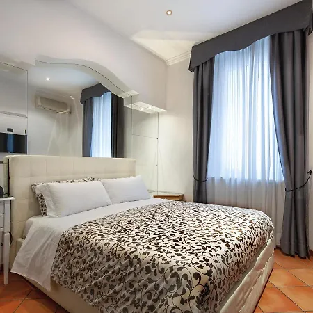 ホテル カノーヴァ 3*