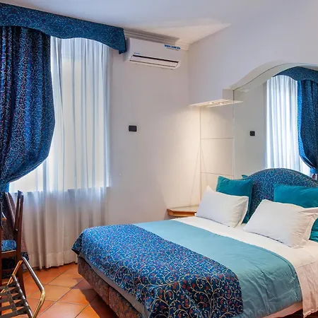 カノーヴァ ホテル ローマ